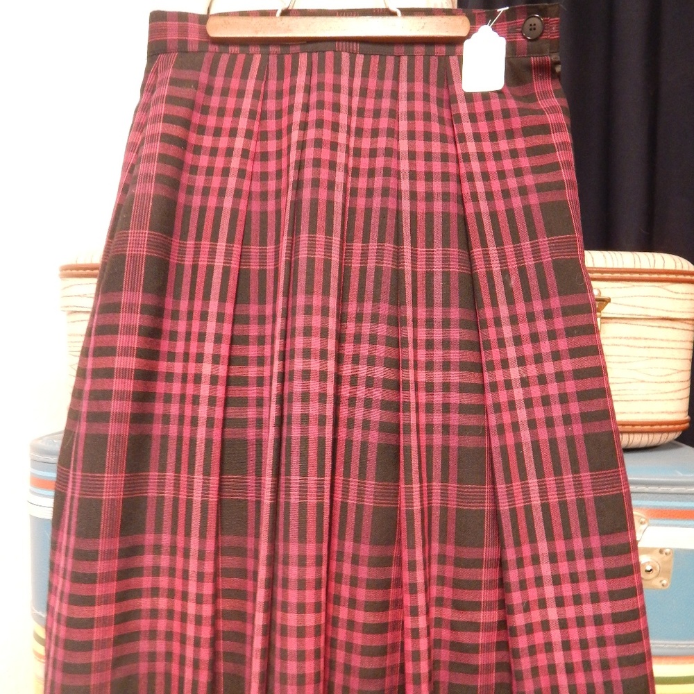 1970s PROPHECY PINK BLACK CHECK PLEATED WOOL SKIRT